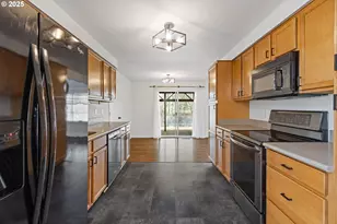 23 SE 205th Pl, Gresham, OR 97030 - Photo 3