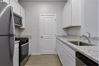 1197 Parkside Ave, Woodburn, OR 97071 - Photo 7