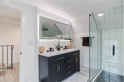 8007 N Hudson St, Portland, OR 97203 - Photo 23