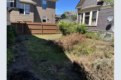 235 SE 14th Ave, Portland, OR 97214 - Photo 3