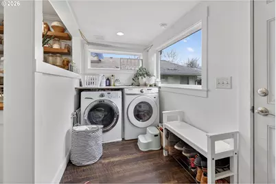 352 NE 21st St, Salem, OR 97301 - Photo 15