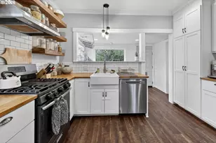 352 NE 21st St, Salem, OR 97301 - Photo 9