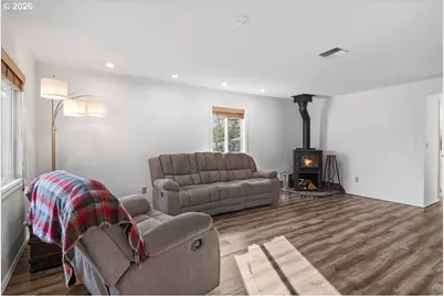 18191 S Highway 211, Molalla, OR 97038 - Photo 5