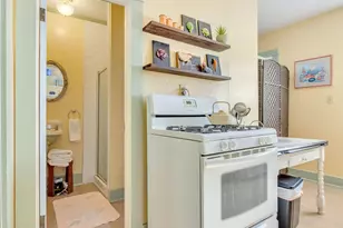 817 Exchange St, Astoria, OR 97103 - Photo 25