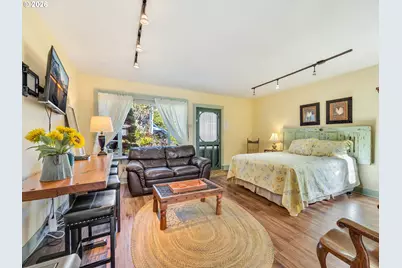 817 Exchange St, Astoria, OR 97103 - Photo 23