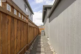 1779 SE Academy St, Dallas, OR 97338 - Photo 25