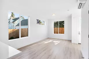 9560 N Buchanan Ave, Portland, OR 97203 - Photo 3