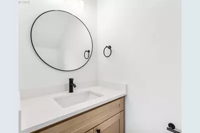 9560 N Buchanan Ave, Portland, OR 97203 - Photo 7