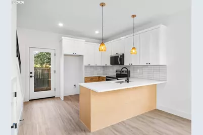 9560 N Buchanan Ave, Portland, OR 97203 - Photo 5