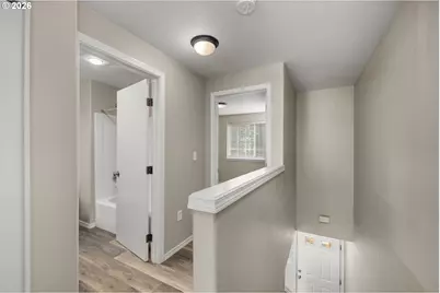 11885 SE Pine St, Portland, OR 97216 - Photo 17