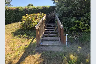 95010 Greggs Creek Rd, Gold Beach, OR 97444 - Photo 15