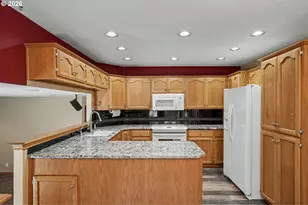 496 SE Walnut Cir, Dallas, OR 97338 - Photo 9