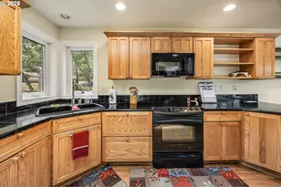 4291 Pioneer Rd, Medford, OR 97501 - Photo 11