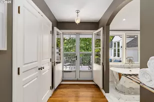 1136 SW Davenport St, Portland, OR 97201 - Photo 25