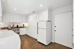 4135 SW Parkview Ave, Portland, OR 97225 - Photo 15