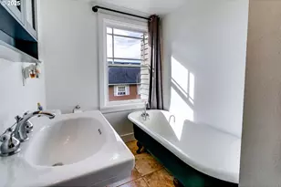 1610 NE 13th St, Lincoln City, OR 97367 - Photo 15