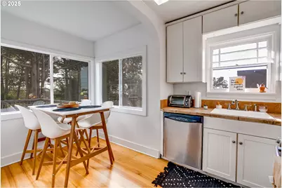 1610 NE 13th St, Lincoln City, OR 97367 - Photo 7