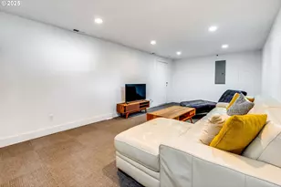 1610 NE 13th St, Lincoln City, OR 97367 - Photo 25