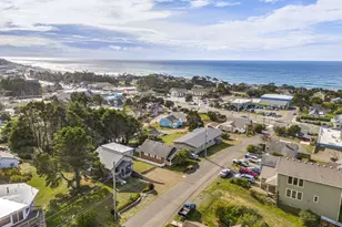 1610 NE 13th St, Lincoln City, OR 97367 - Photo 35