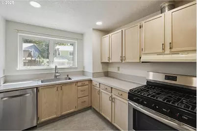 4367 SW 94th Ave, Portland, OR 97225 - Photo 9