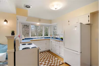 940 E 23rd Ave, Eugene, OR 97405 - Photo 25