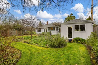 940 E 23rd Ave, Eugene, OR 97405 - Photo 11