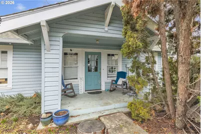 1560 SE Hamilton St, Roseburg, OR 97470 - Photo 1