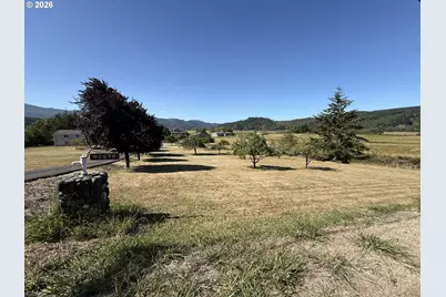 95570 N Bank Rogue River Rd, Gold Beach, OR 97444 - Photo 3