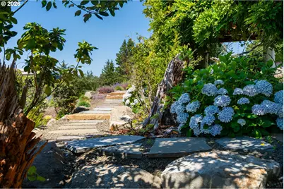 930 NW Highland Dr, Waldport, OR 97394 - Photo 5