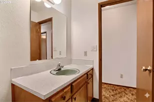217 SE 79th Ave, Portland, OR 97215 - Photo 17