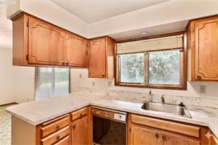 217 SE 79th Ave, Portland, OR 97215 - Photo 11