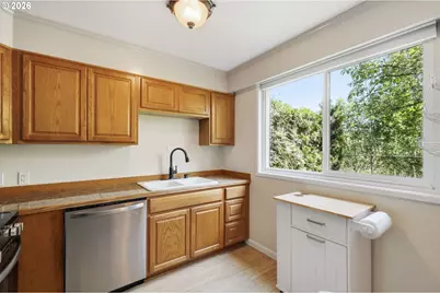 2121 W 15th Ct, Eugene, OR 97402 - Photo 11