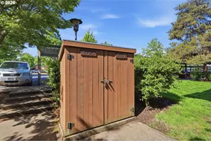 2121 W 15th Ct, Eugene, OR 97402 - Photo 23