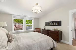 203 SW Kingston Ave, Portland, OR 97205 - Photo 27