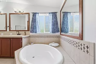 683 Lakeshore Dr, Coos Bay, OR 97420 - Photo 43