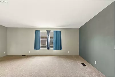 683 Lakeshore Dr, Coos Bay, OR 97420 - Photo 11