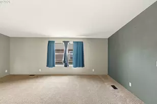683 Lakeshore Dr, Coos Bay, OR 97420 - Photo 11
