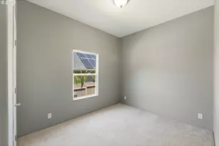 683 Lakeshore Dr, Coos Bay, OR 97420 - Photo 13
