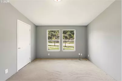 683 Lakeshore Dr, Coos Bay, OR 97420 - Photo 37
