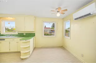 1470 Jay St, Eugene, OR 97402 - Photo 15
