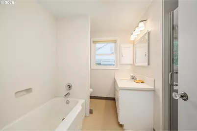 1470 Jay St, Eugene, OR 97402 - Photo 9