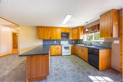 401 De Costa Ln, Oakland, OR 97462 - Photo 7