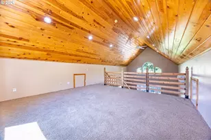 401 Decosta Ln, Oakland, OR 97462 - Photo 21