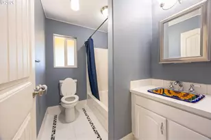 401 Decosta Ln, Oakland, OR 97462 - Photo 17