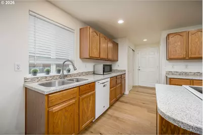 369 Pamela Ct, Jefferson, OR 97352 - Photo 13
