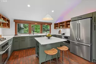 910 SW Canning St, Portland, OR 97201 - Photo 7