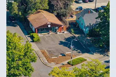 1890 Capitol St NE, Salem, OR 97301 - Photo 1