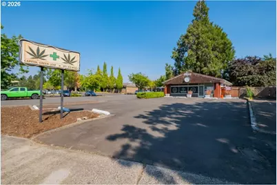 1890 Capitol St NE, Salem, OR 97301 - Photo 11