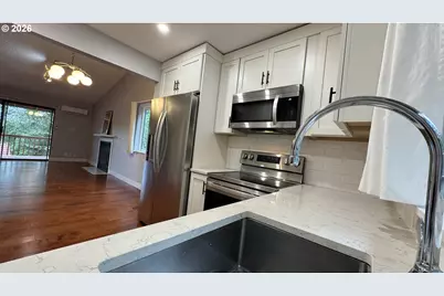 2800 Treetop Ln, West Linn, OR 97068 - Photo 25