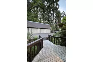 2800 Tree Top Ln, West Linn, OR 97068 - Photo 15